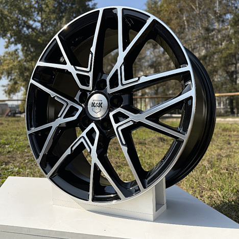 Вудроф (КС1044) 7.000xR18 5x114.3 DIA66.1 ET35 алмаз черный